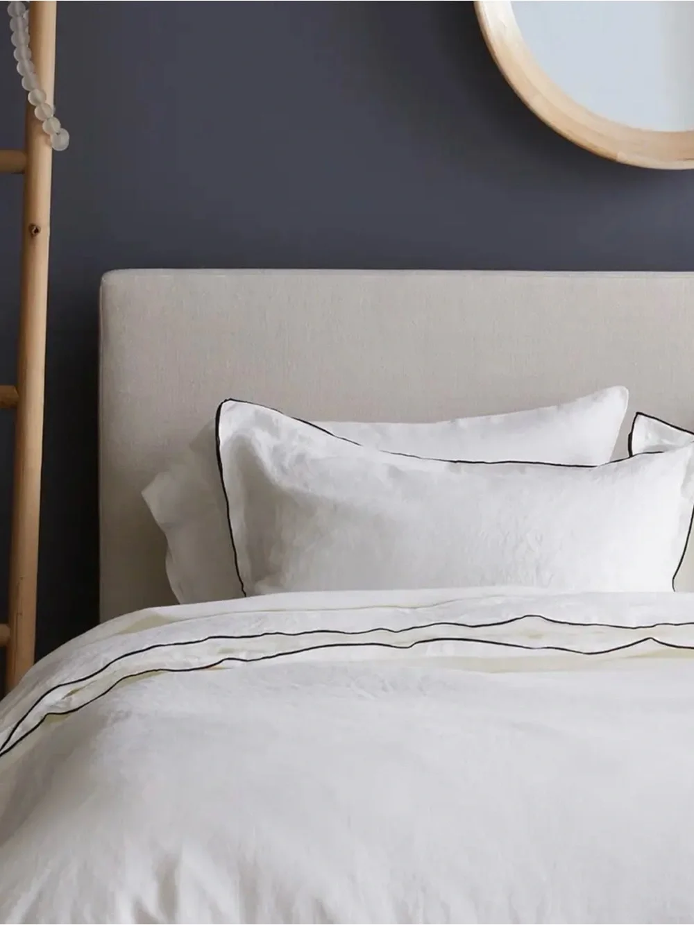 NWOT European Linen White Duvet Cover Set with Navy Piping - Retail $190